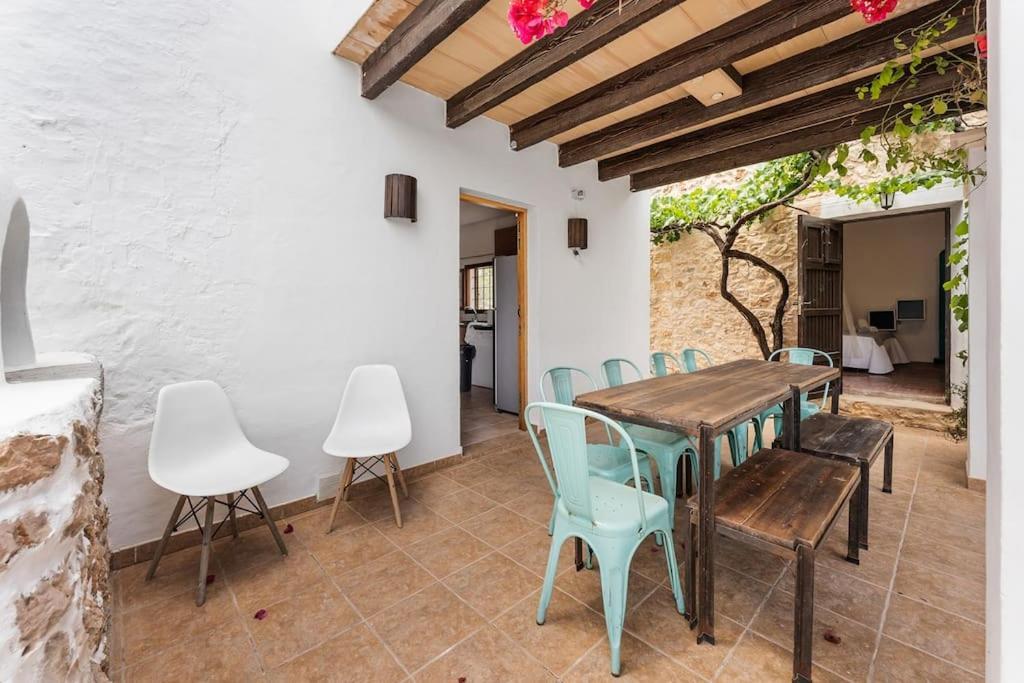 8 Guests Large Villa Near Bossa Beaches & Airport San José エクステリア 写真