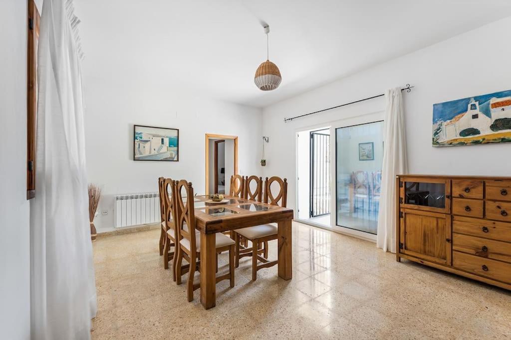 8 Guests Large Villa Near Bossa Beaches & Airport San José エクステリア 写真