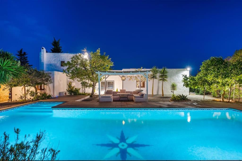 8 Guests Large Villa Near Bossa Beaches & Airport San José エクステリア 写真
